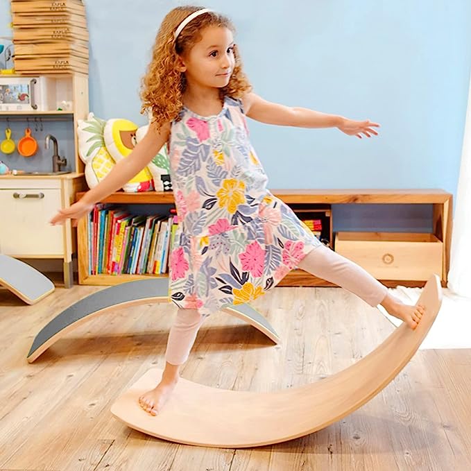 GICO Balance Board aus Holz für Kinder und Erwachsene mit Filzunterlage 82 x 30 cm - Wackelbrett Spielspaß in Top Qualität - 6554